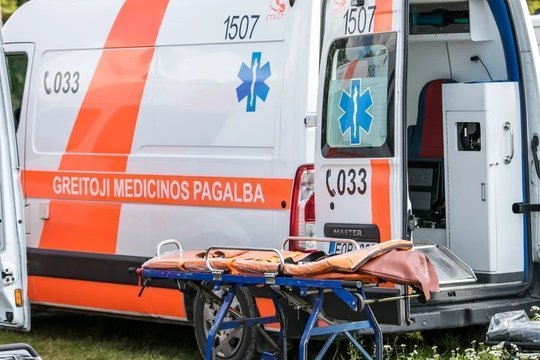 Vilniaus rajone dviejų automobilių kaktomuša – 4 sužaloti žmonės išvežti į ligoninę