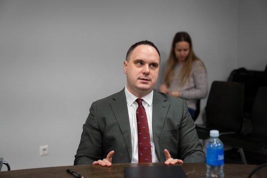 LAT nusprendė nagrinėti „čekiukų“ byloje nuteisto eksparlamentaro A. Vyšniausko skundą