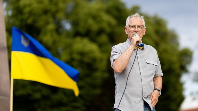 Kodėl vieno įvykio istorija skirtingose žiniasklaidos priemonėse atrodo skirtingai? 