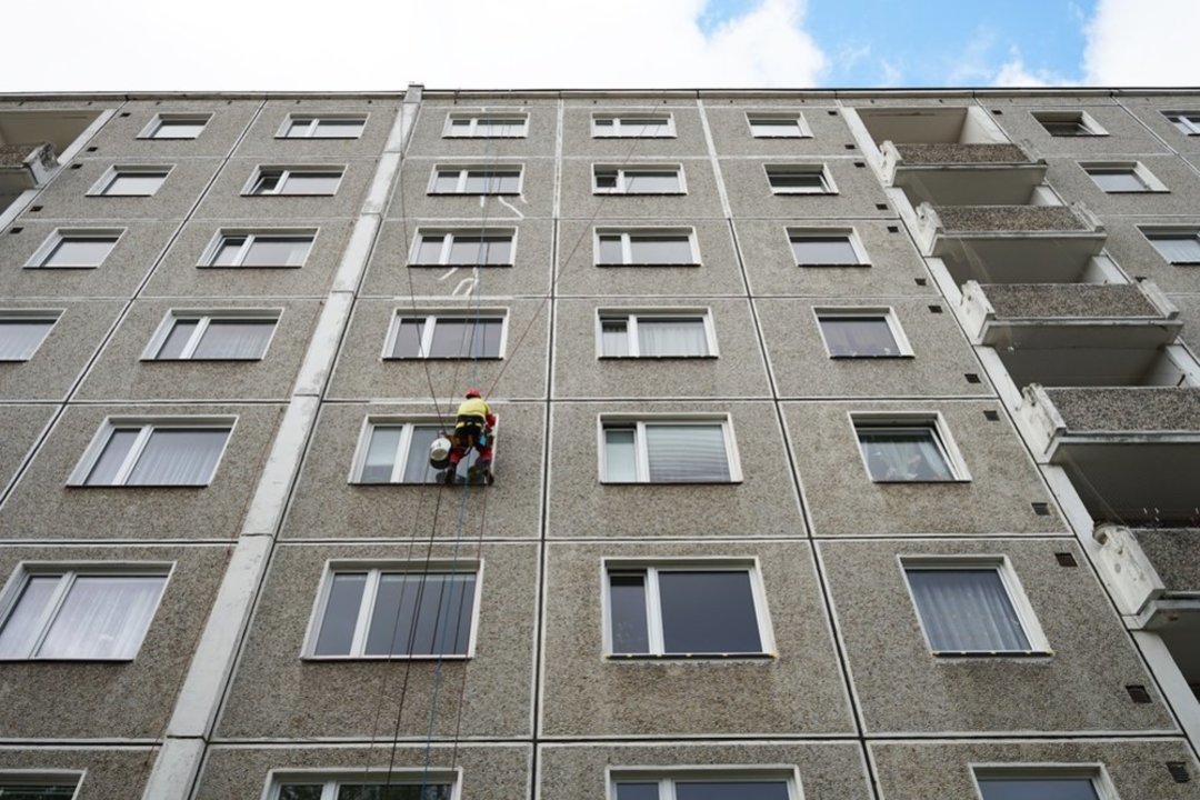 Lietuviška vasara diktuoja daugiabučių priežiūros tempą