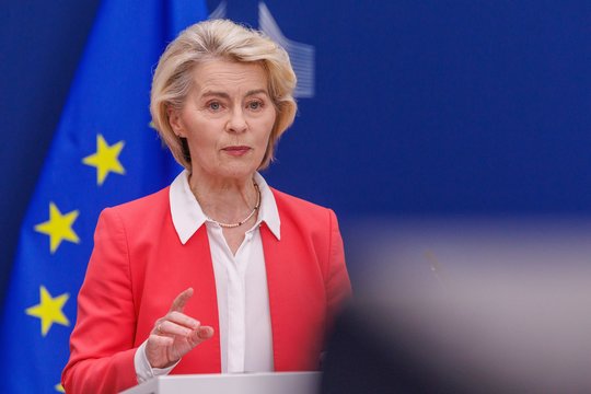U. von Leyen parašė laišką Ispanijos premjerui: pateikė reikalavimą