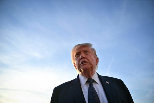 Įpykęs D. Trumpas ragina Iraną sudaryti susitarimą arba pasiduoti