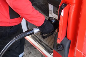 Zarasų degalinėje vyras įsipylė 100 litrų dyzelino ir išvažiavo nesumokėjęs
