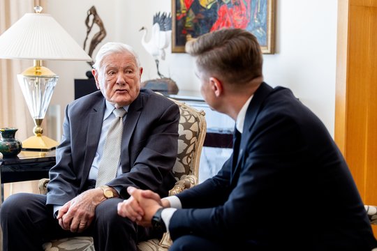 V. Adamkus: Lietuva turi stiprinti demokratiją ir ryšius su sąjungininkais