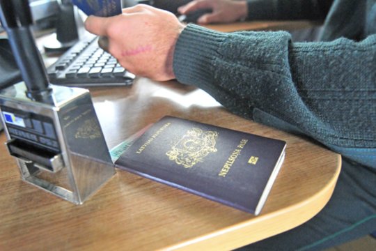 Medininkų pasienio kontrolės punkte sulaikytas galimai suklastotą vairuotojo pažymėjimą turėjęs svetimšalis