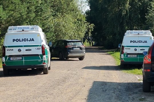 Vaizdai iš incidento vietos: po šeimyninio konflikto rasta negyva moteris 