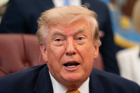 D. Trumpas įspėjo Iraną apie pasekmes, jei nebus atvertas Hormūzo sąsiauris: „Labai smarkiai klius“