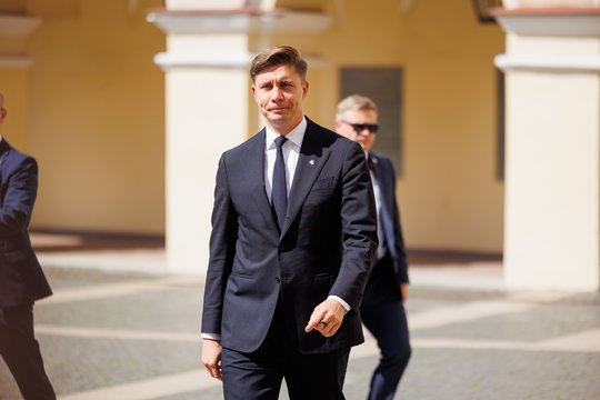 Lietuva atsisveikina su K. Prunskiene: kadruose – ištarti paskutinį „sudie“ plūstantys žmonės