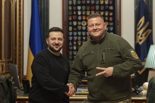 V. Zalužno žodžiai apie NATO sukėlė abejonių: ruošiasi rinkimams?