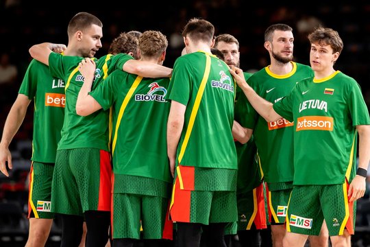 Lietuvos krepšinio rinktinei – dar vienas smūgis