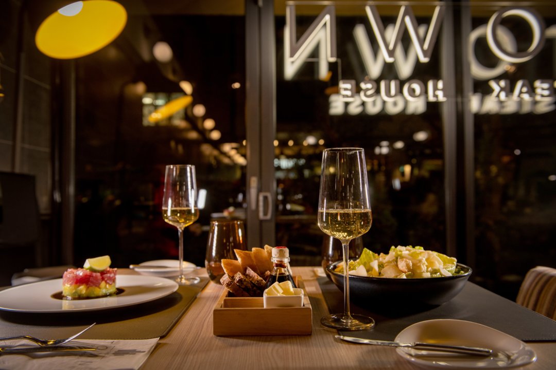 Kodėl lietuviai taip pamilo didkepsnius? Restoranų atstovai sako, kad pasikeitė ne tik skonis, bet ir visa valgymo kultūra