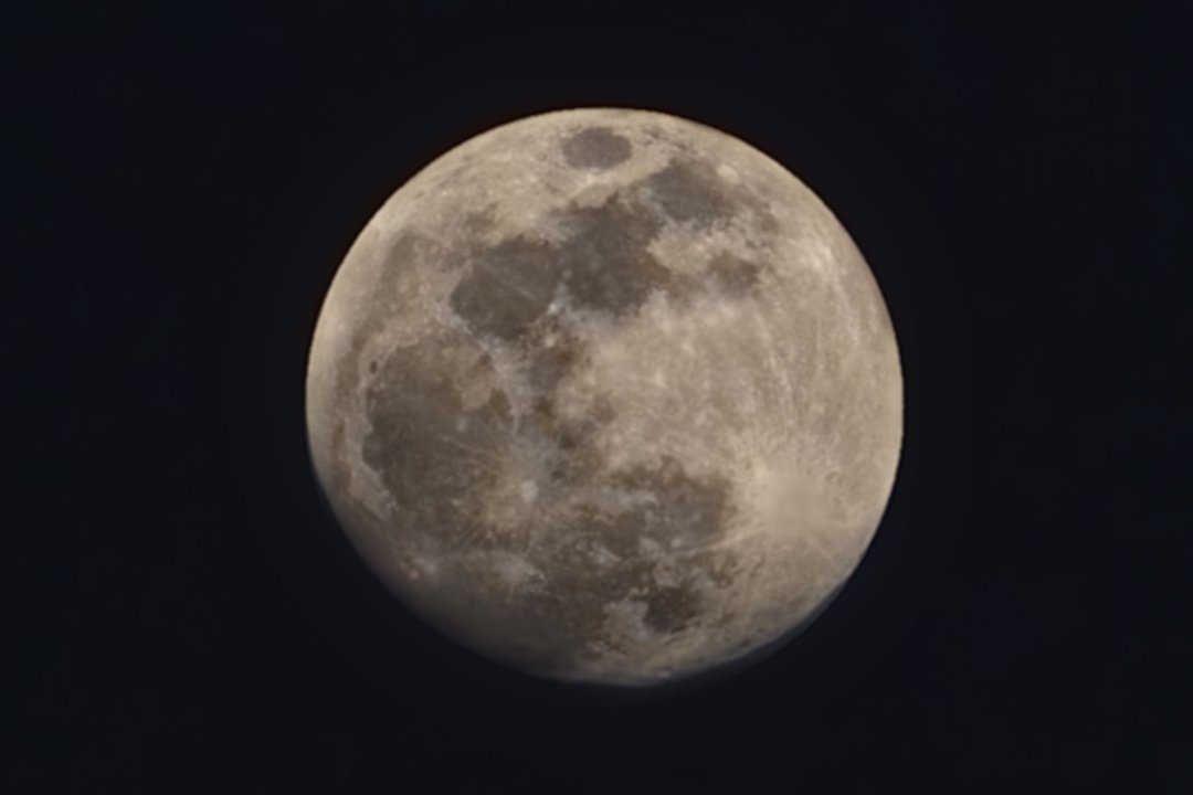 Manoma, kad į Mėnulį rėžėsi „SpaceX“ raketos pakopa