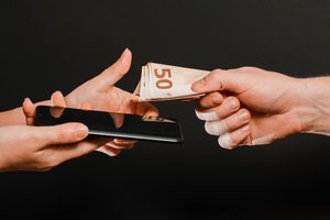 Parduodate telefoną skelbimuose – padovanojate asmeninius duomenis?