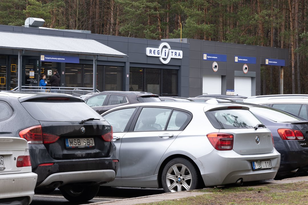 Panevėžyje automobilių registravimas baigėsi ikiteisminiais tyrimais