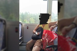 Autobuse – nevaldomas keleivės pyktis: rusiški keiksmai, Putino šlovinimas, grasinimai tremtimi