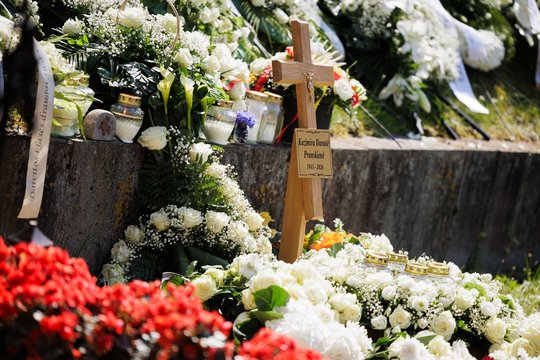 K. Prunskienė išlydėta į paskutinę kelionę: užfiksavo ceremonijos vaizdus iš arti 