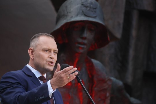 Dauguma lenkų yra patenkinti pirmaisiais K. Nawrockio prezidentavimo metais, rodo apklausa