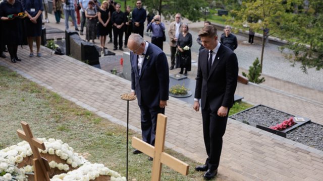 Pagarbą K. Prunskienei atidavę premjeras ​ir J. Olekas: ačiū jums, bendražyge – už drąsą ir išmintį