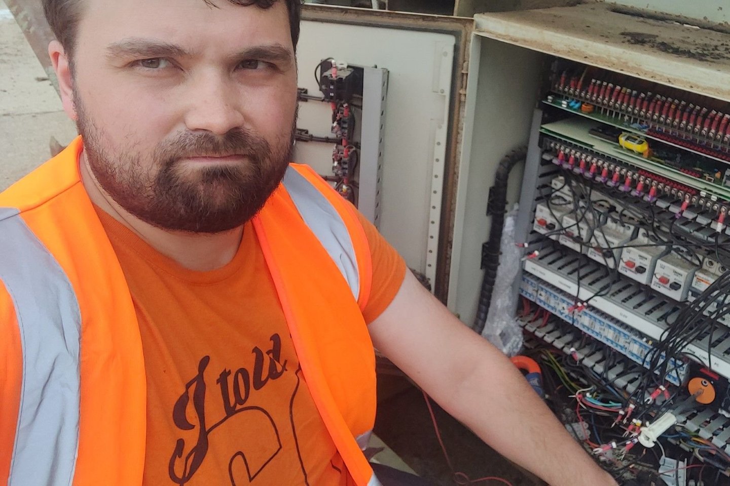 „Mokslas nėra nuobodus. Nuobodžiai galima tik apie jį papasakoti“, – sako Kauno technologijos universiteto (KTU) fizikas, docentas dr. Benas Gabrielis Urbonavičius.<br> Asmeninio archyvo nuotr.