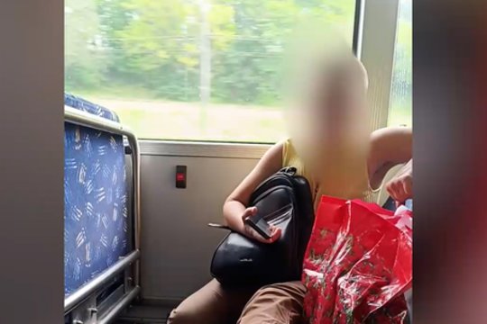 Paviešino sostinės autobuse kilusio incidento vaizdo įrašą: važiavę keleiviai liko be amo