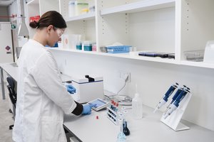 Ateities biotechnologijos ir maisto sauga: kodėl Taikomoji cheminė analizė tampa viena paklausiausių specialybių Lietuvoje?