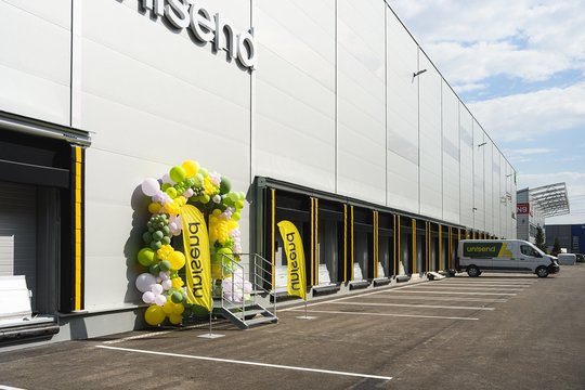 Lietuvos paštas plečiasi kaimyninėje šalyje: atidarė logistikos centrą