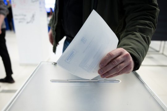 Kodėl apklausos internete ir politikų reitingai tarprinkiminiu laikotarpiu dažnai nieko nereiškia? 
