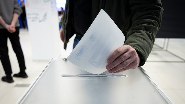 Kodėl apklausos internete ir politikų reitingai tarprinkiminiu laikotarpiu dažnai nieko nereiškia? 