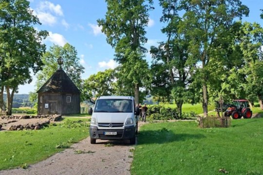 Audra nuniokojo istorinę sodybą: „Vaizdas kaip po karo“