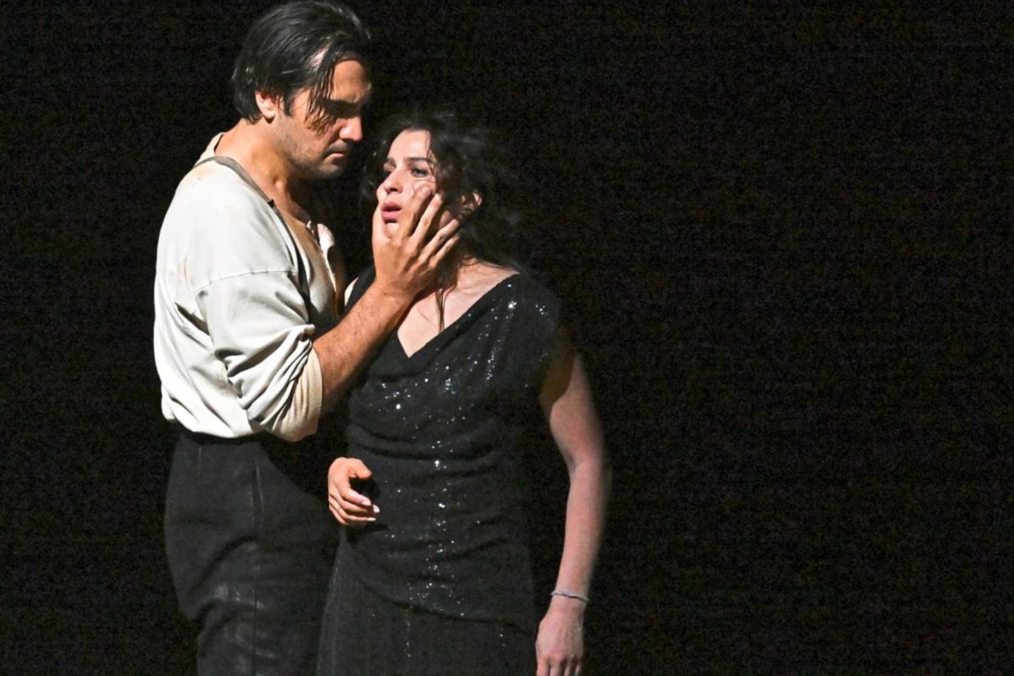 Scena iš operos „Karmen“.<br> SF nuotr.