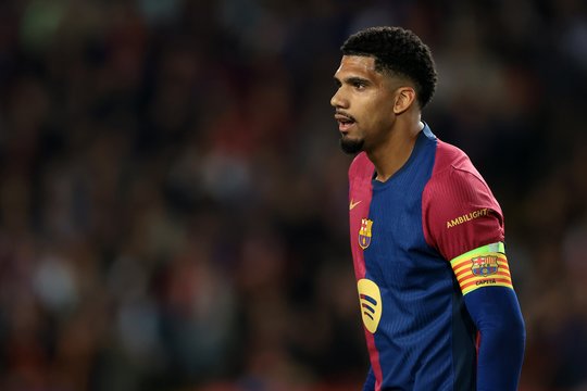 „Barcelona“ kapitonas prisijungs prie „Liverpool“