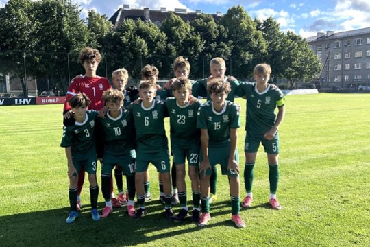 Vaikinų U15 futbolo rinktinė Taline sužaidė pirmąsias kontrolines rungtynes
