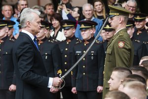 Kiek Lietuva skirs gynybai po 2030-ųjų? G. Nausėda siūlo tartis, politikai kelia nepatogius klausimus