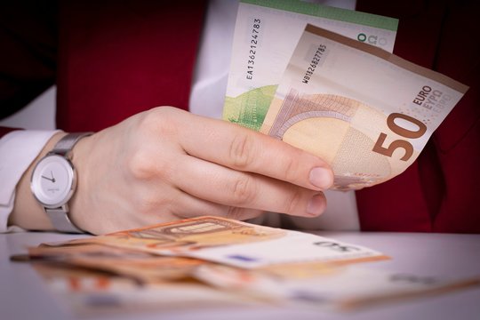 Minimalūs darbo užmokesčiai Europoje: kaip bendrame vaizde atrodo Lietuva?