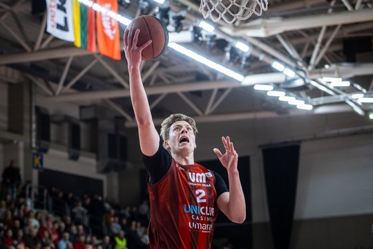 Donatas Sabeckis rungtyniaus Jonavoje