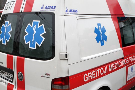 Nužudymu įtariamas vyras Klaipėdos areštinėje susižalojo ranką