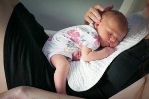 Labiausiai paplitę žindymo mitai: ekspertė atsako, ką verta žinoti kiekvienai mamai