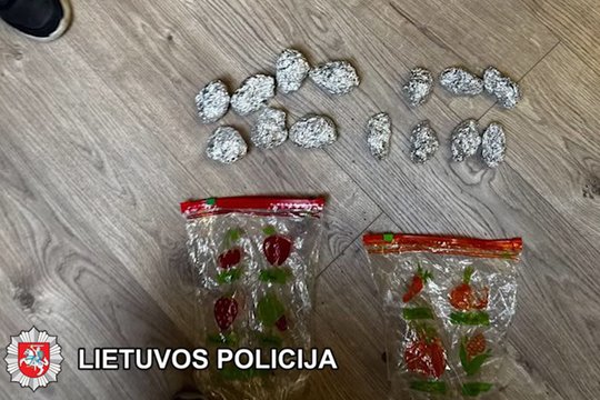 Klaipėdoje teismui perduota baudžiamoji byla dėl disponavimo labai dideliu kvaišalų kiekiu ir jų platinimo