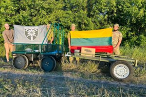 Liepą Ukrainos karius pasiekė dar 5 RADAROM! robotų būriai: iš viso perduota jau 17