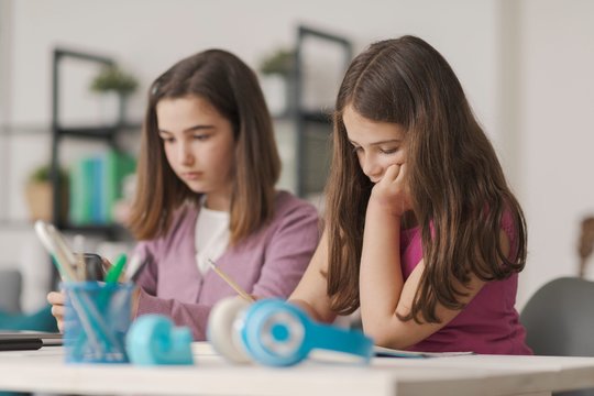 Kasdieniniame maiste aptiktas cheminis junginys siejamas su pernelyg ankstyvu mergaičių brendimu