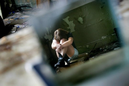 Seksualinio smurto aukos nedrįsta kreiptis – pusė visų tyrimų yra nutraukiami: vis dar kaltinam auką