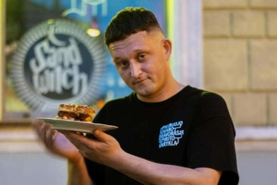 Iš Obelių kilęs Rytis Vilniuje įsuko įmantrių „buterbrodų“ verslą