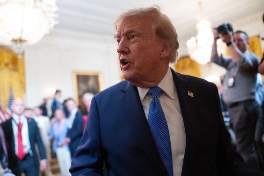 Skelbia, kad D. Trumpas iš Turkijos evakuotas slapta: vietoje prezidentinio lėktuvo – maisto furgonas