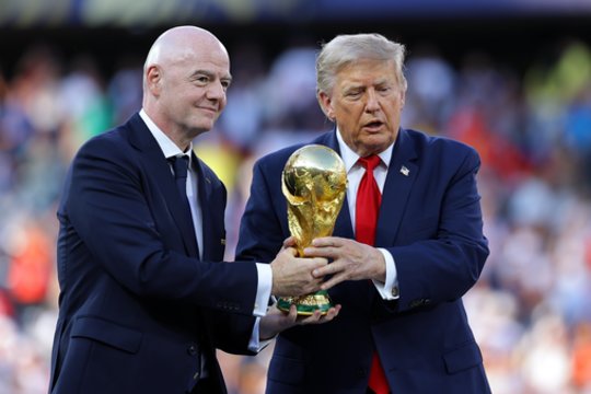 Po UEFA laiško – audringa D. Trumpo reakcija: „Jie tokie sėkmingi nebebus niekada!“