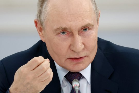 Karybos analitikai įspėja, kas itin naudinga V. Putinui: ką užčiuopė Kremlius