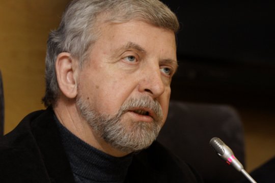 Būdamas 79-erių mirė Baltarusijos demokratijos lyderis A. Milinkevičius