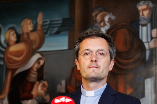 „Man, kaip kunigui, yra gėda“: kilus pedofilijos skandalui – Vilniaus arkivyskupijos atstovo reakcija