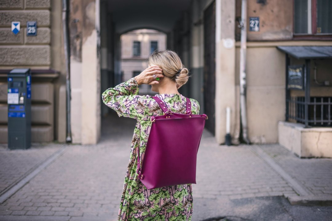 Nuo visiško atsiribojimo – prie ryšio su aplinka: kodėl keičiasi ausinių naudojimo įpročiai?