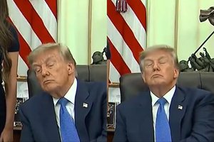 Likimo ironija: iš J. Bideno besišaipęs D. Trumpas pakliuvo į tas pačias „pinkles“