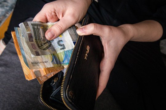 VRK: referendumui dėl teisės atsiskaityti grynaisiais nesurinktas reikiamas skaičius parašų